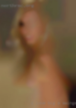 I love big tits and phat for a swinger club asses.